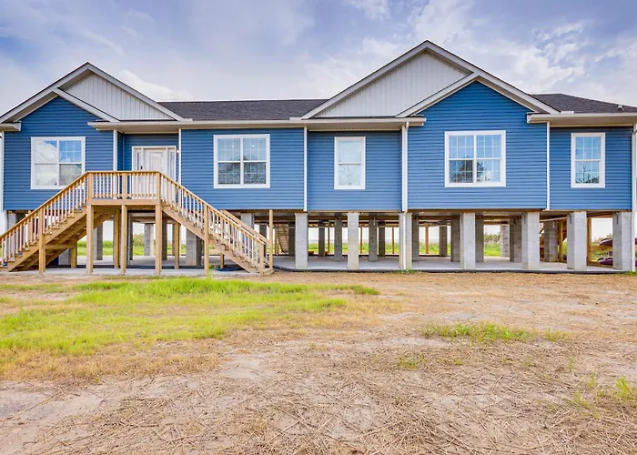 Private Beach & Deck: Bayfront Home In Hayes!